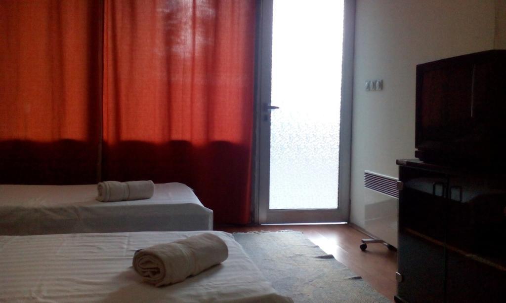 Motel Le Village Szkopje Kültér fotó